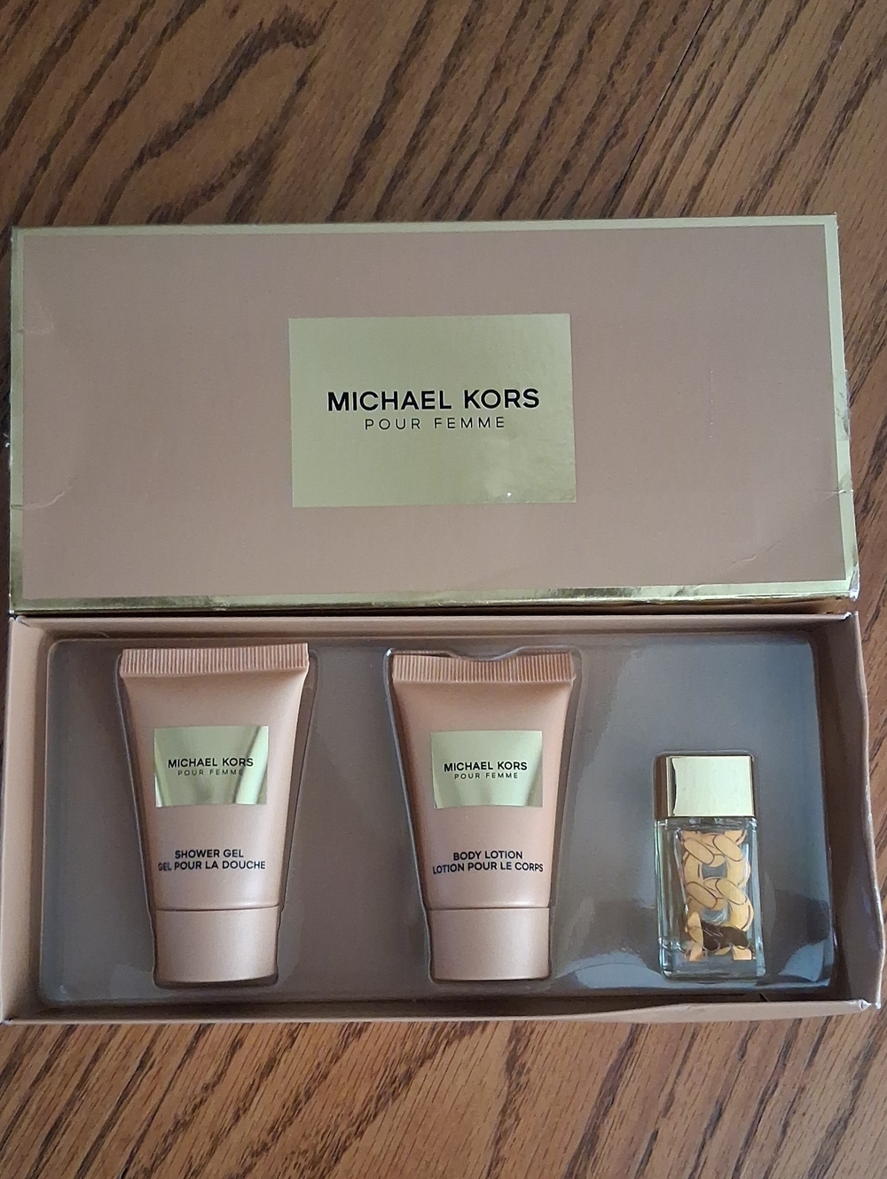 Michael Kors Pour Femme Pink & Gold Bath & Body Gift Set